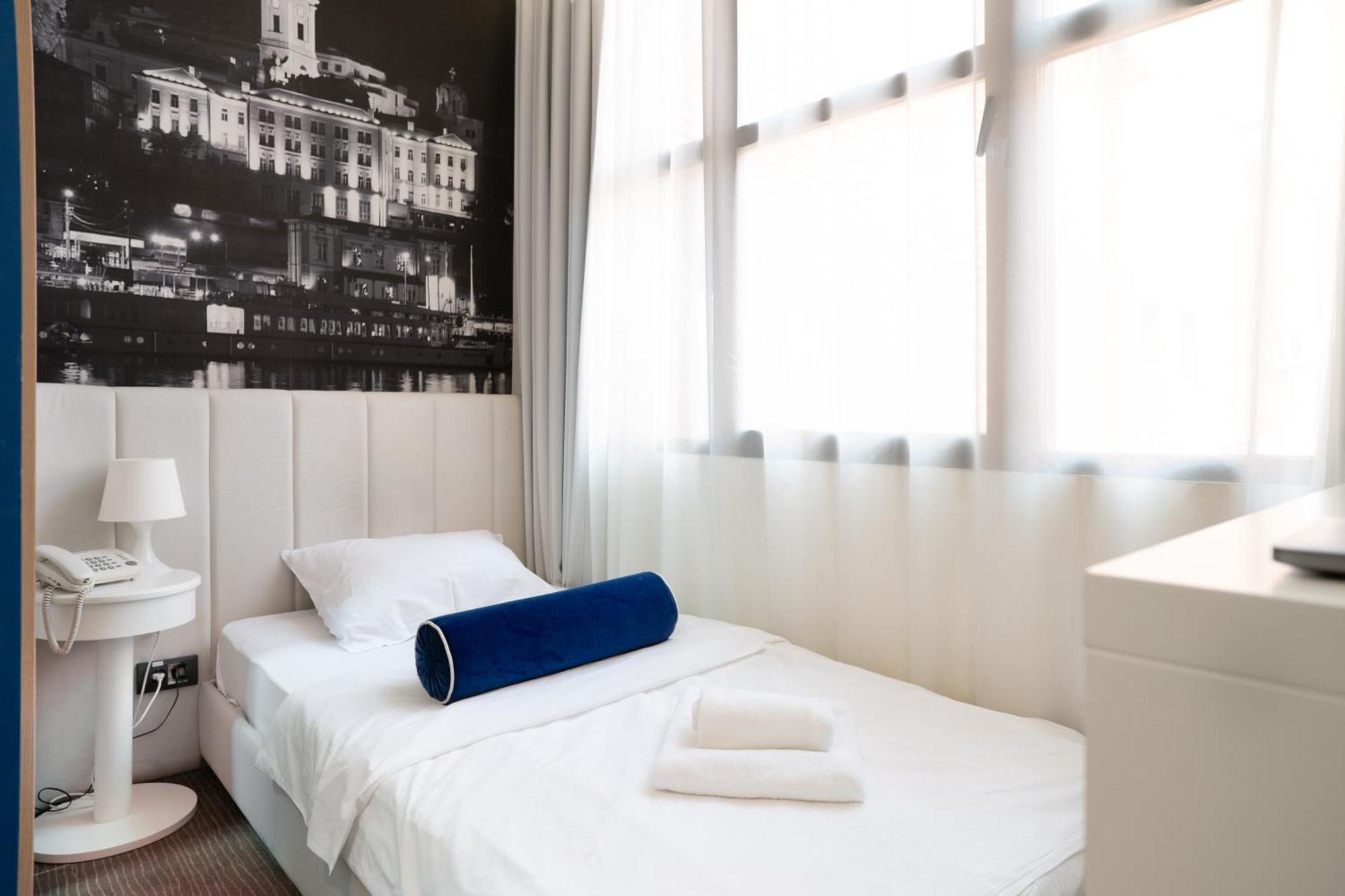 Hotel Passport ベオグラード エクステリア 写真